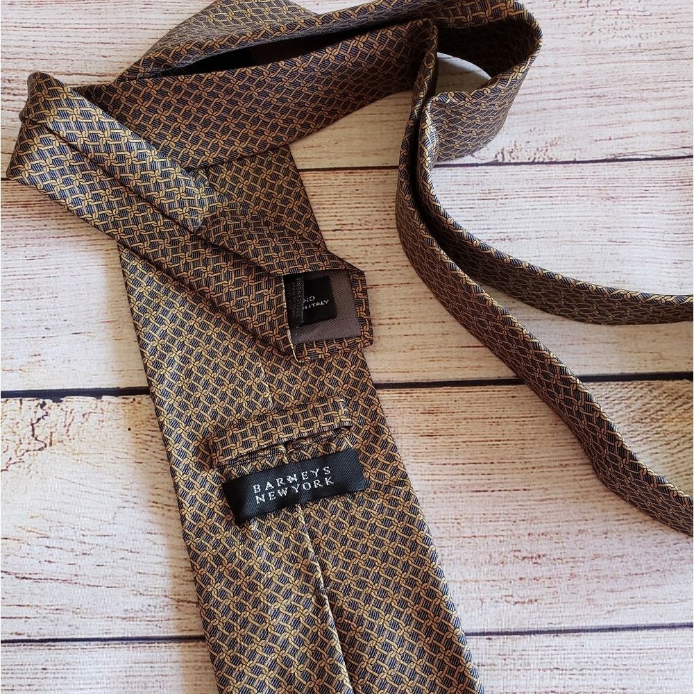 Barneys New York 100% Silk Chain Link Print Tie Italy Gray Brown - Picture 4 of 8